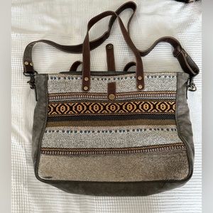 Myra Bag - colorful and textured